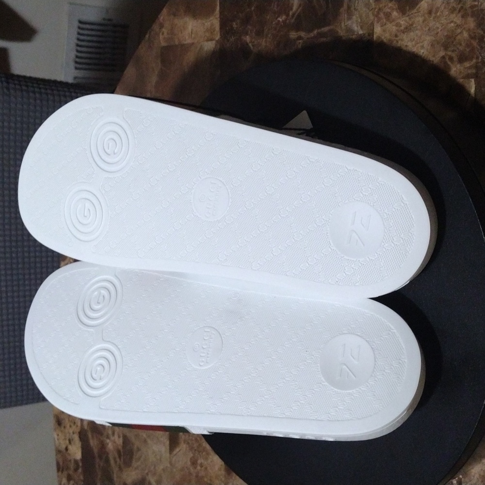 Gucci Slides - Picture 11 of 12